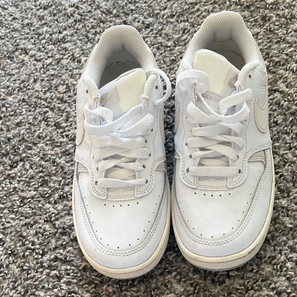 Nike Gamma Force Womens Sneakers size 5 Size 7 used